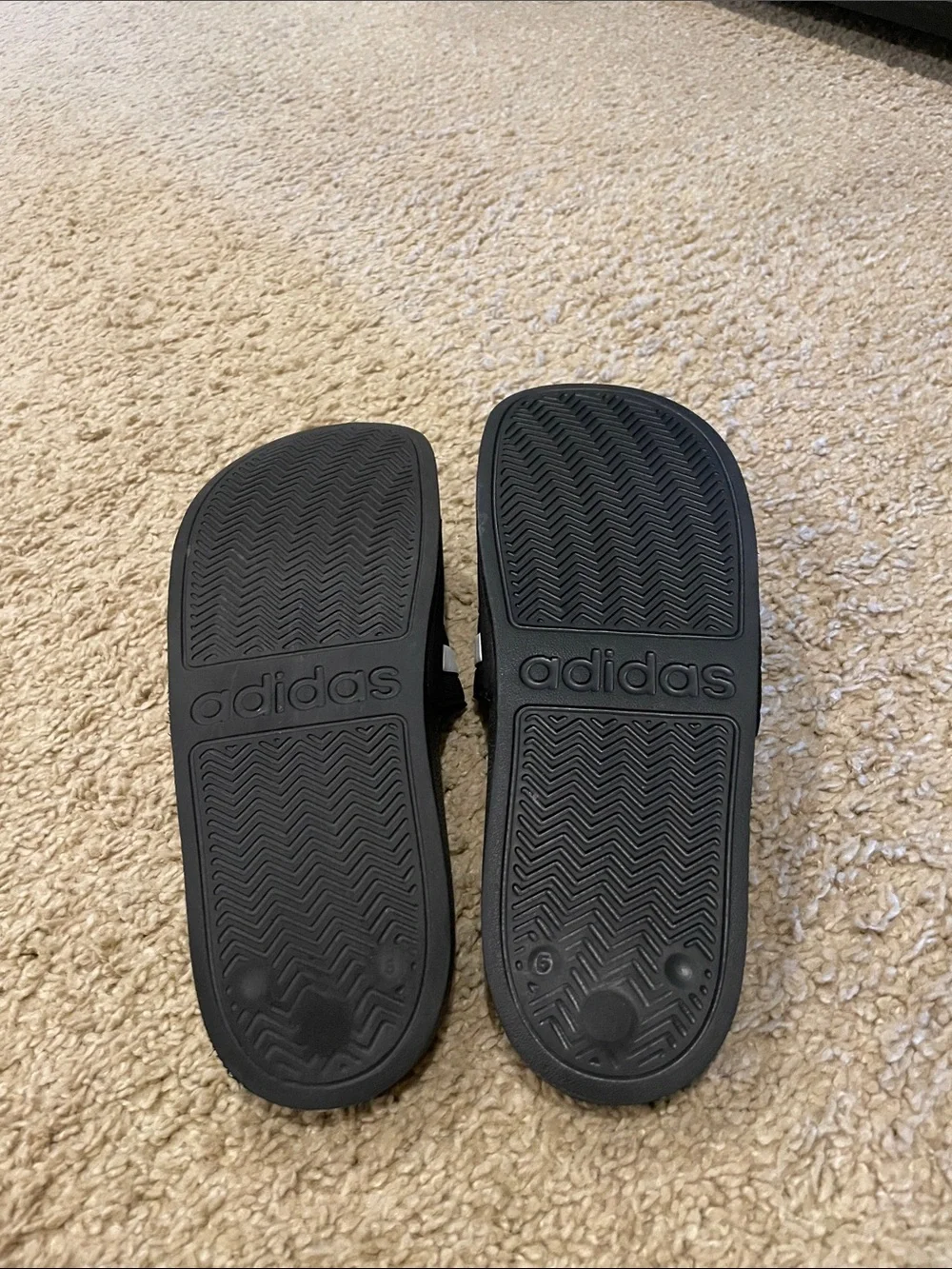 adidas sporty slide